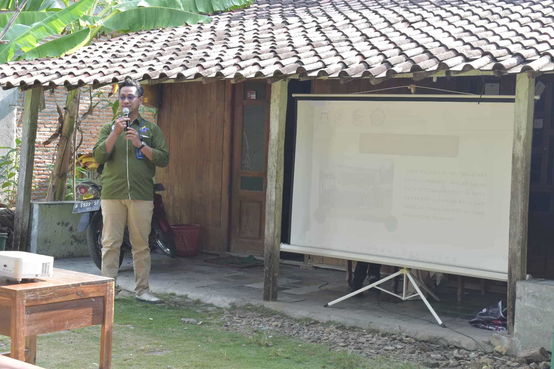 Pemaparan Materi Teori Magot 